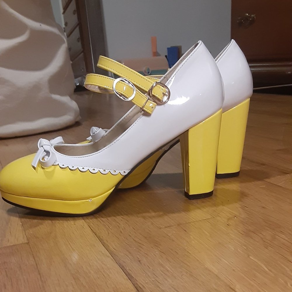 Retro Yellow Heels
